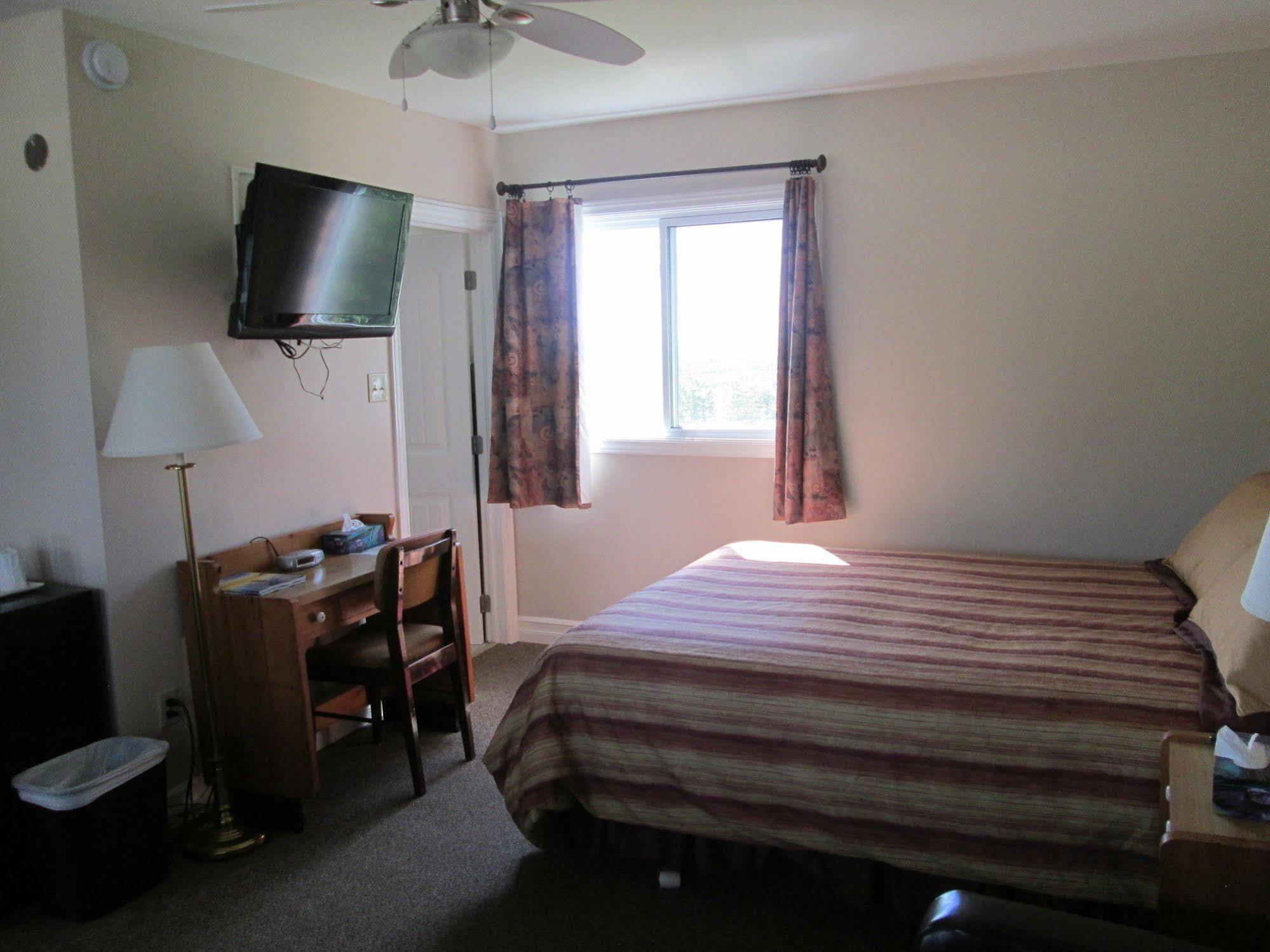 Scenic Motel Moncton Exterior photo